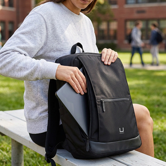 Choosing the Best School Bag for College and University Life