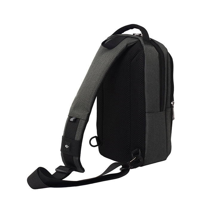 ESSENTIAL CLARKE CROSSBODY