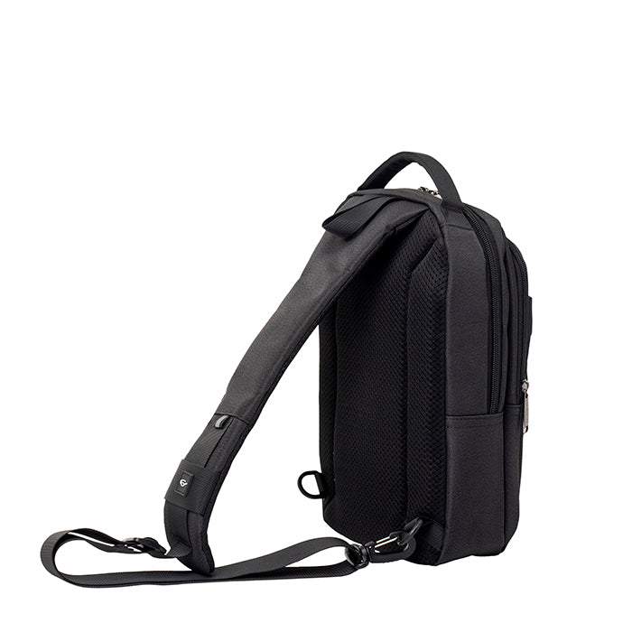 ESSENTIAL LEIGHTON CROSSBODY