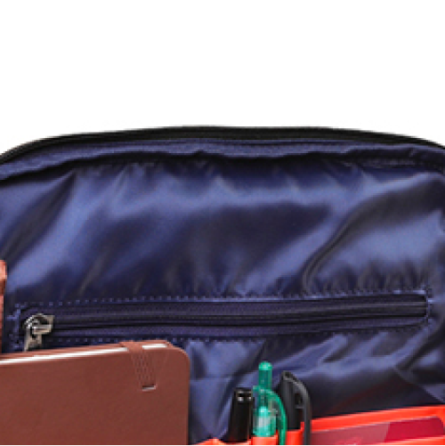 Zippered internal pocket 