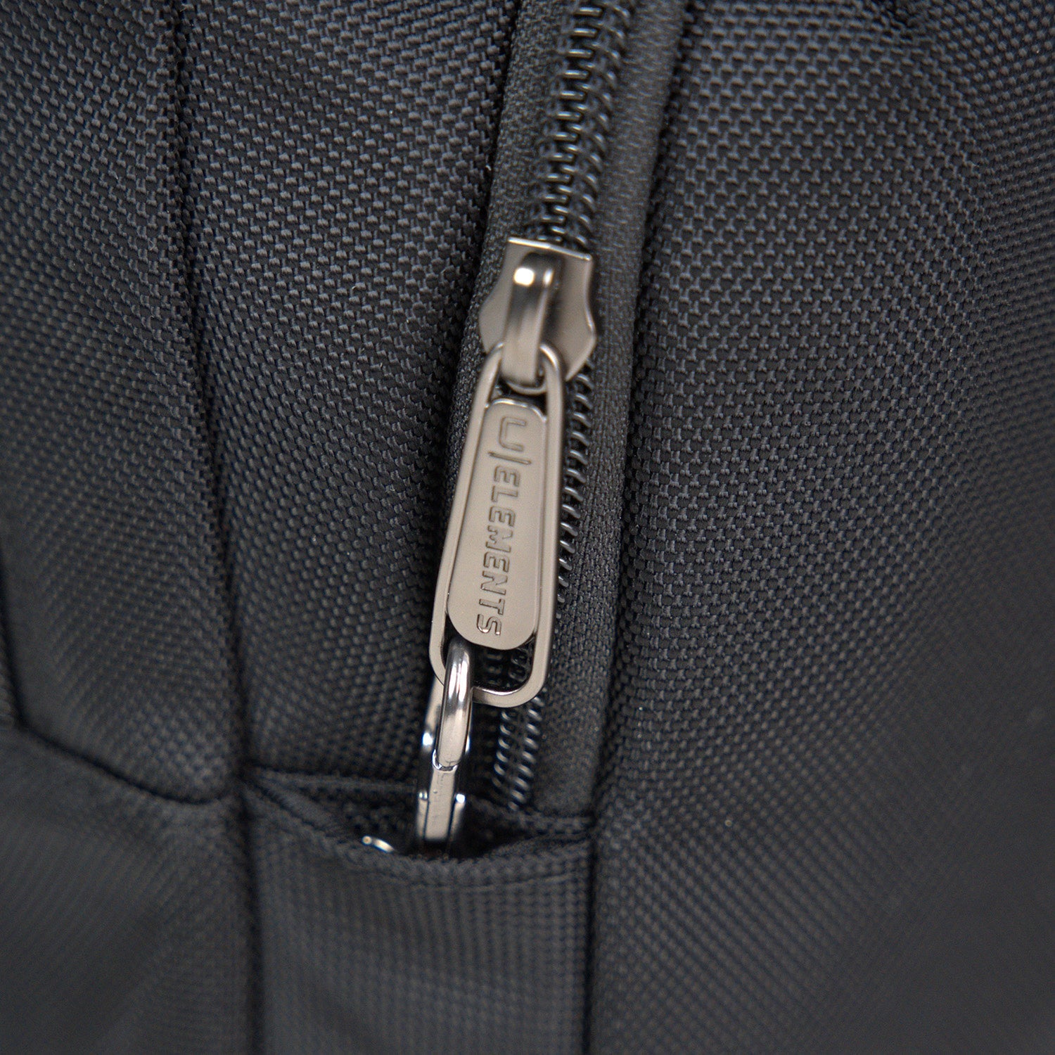 URBAN DEFENDER SLING BAG