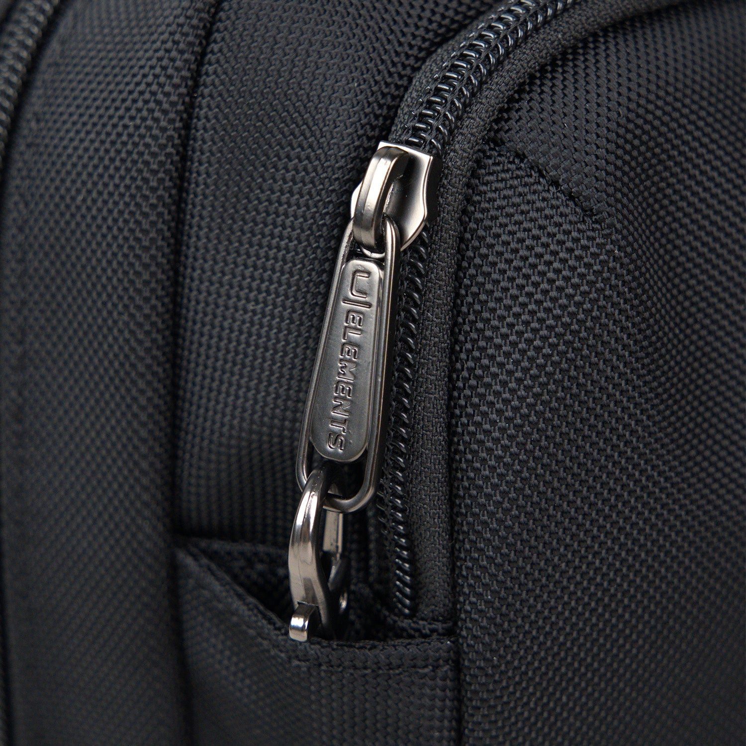 URBAN DEFENDER CROSSBODY BAG