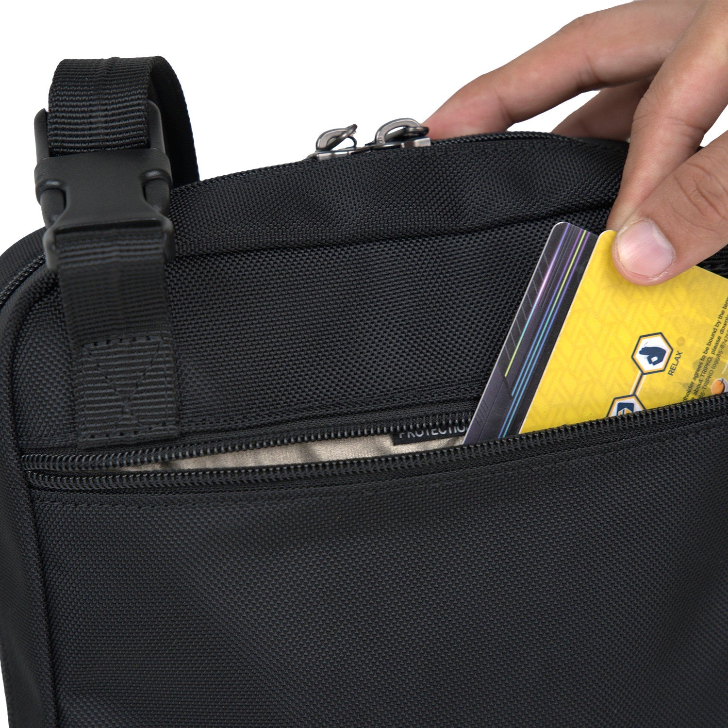 URBAN DEFENDER SLING BAG