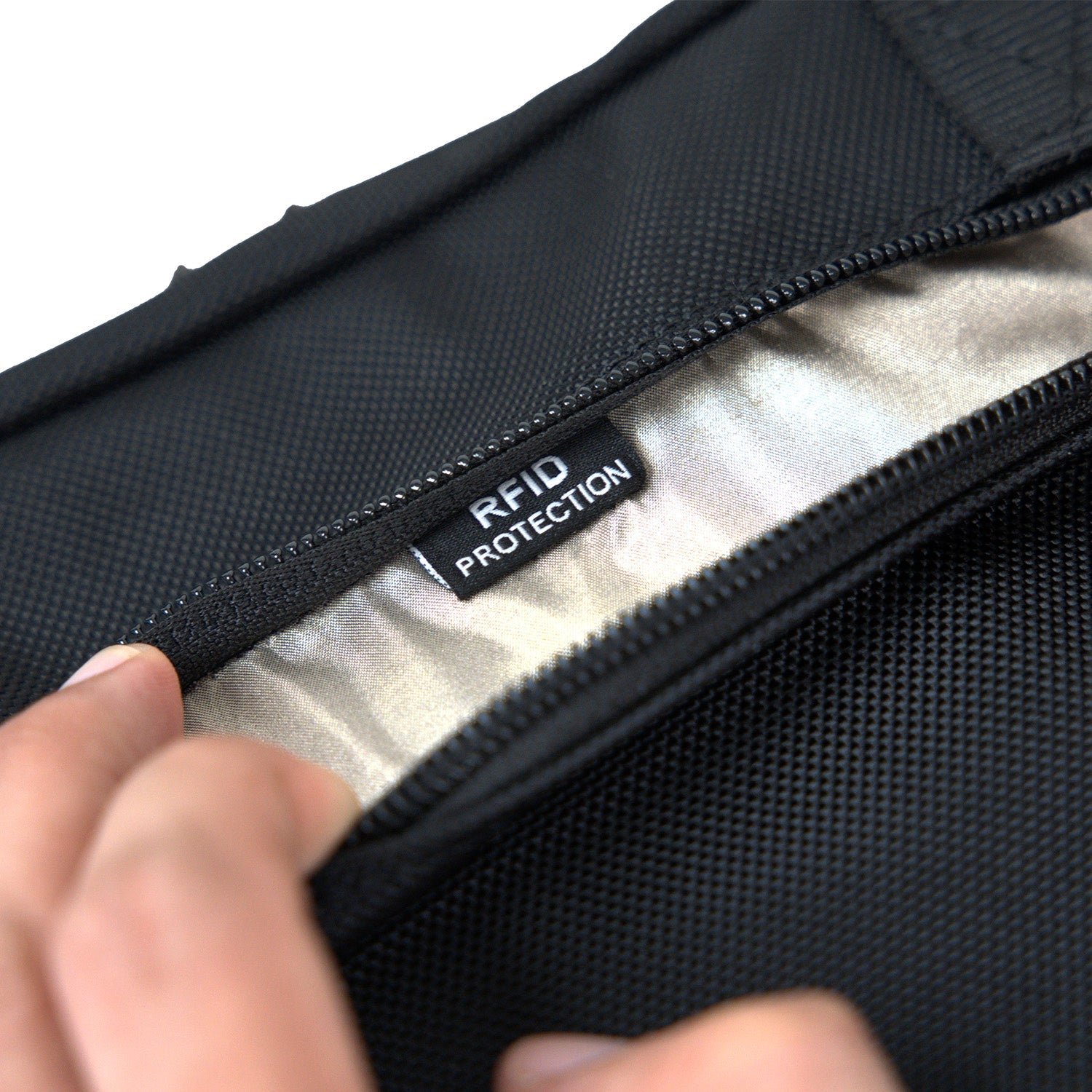 URBAN DEFENDER SLING BAG