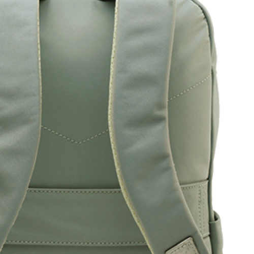 Padded and Adjustable Shoulder straps