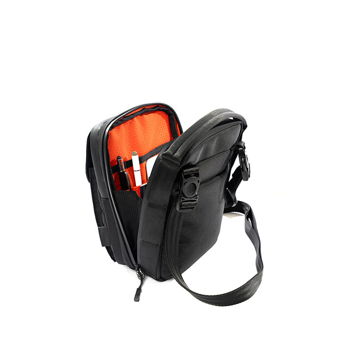 URBAN VERTICAL CASES AND ORGANIZER